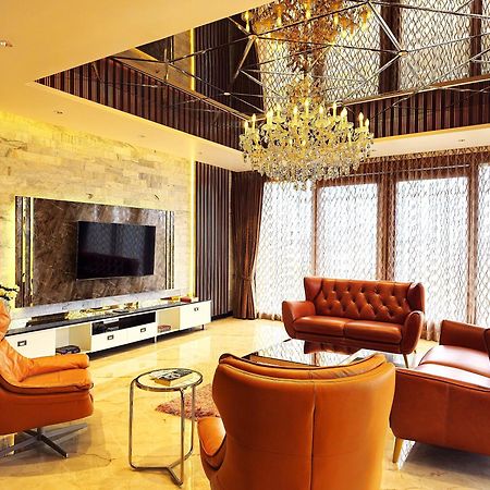 Апартаменты The Pentouz On 100 Feet Road Indiranagar - An Urban Luxury Retreat Бангалор Экстерьер фото