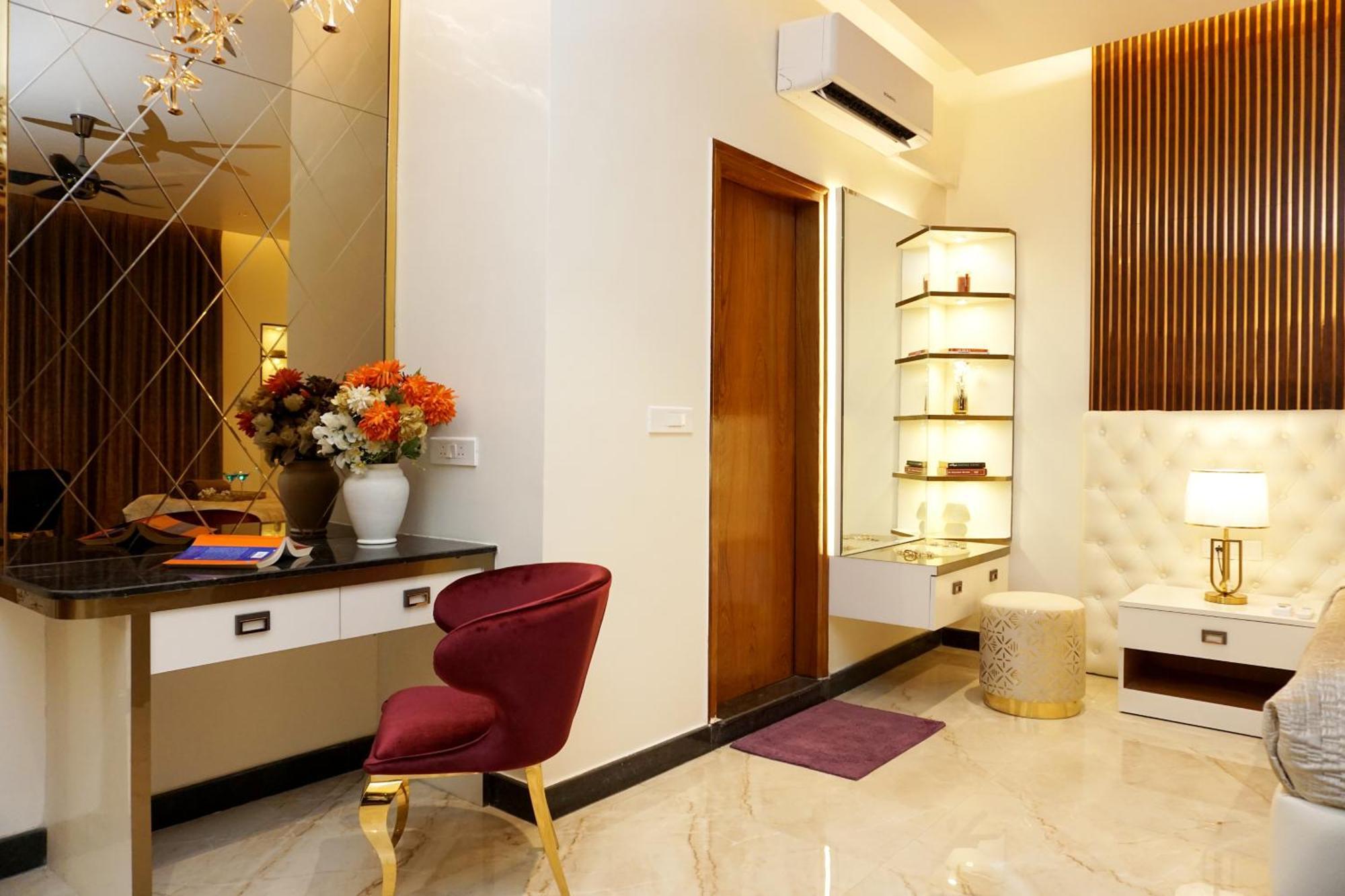Апартаменты The Pentouz On 100 Feet Road Indiranagar - An Urban Luxury Retreat Бангалор Экстерьер фото
