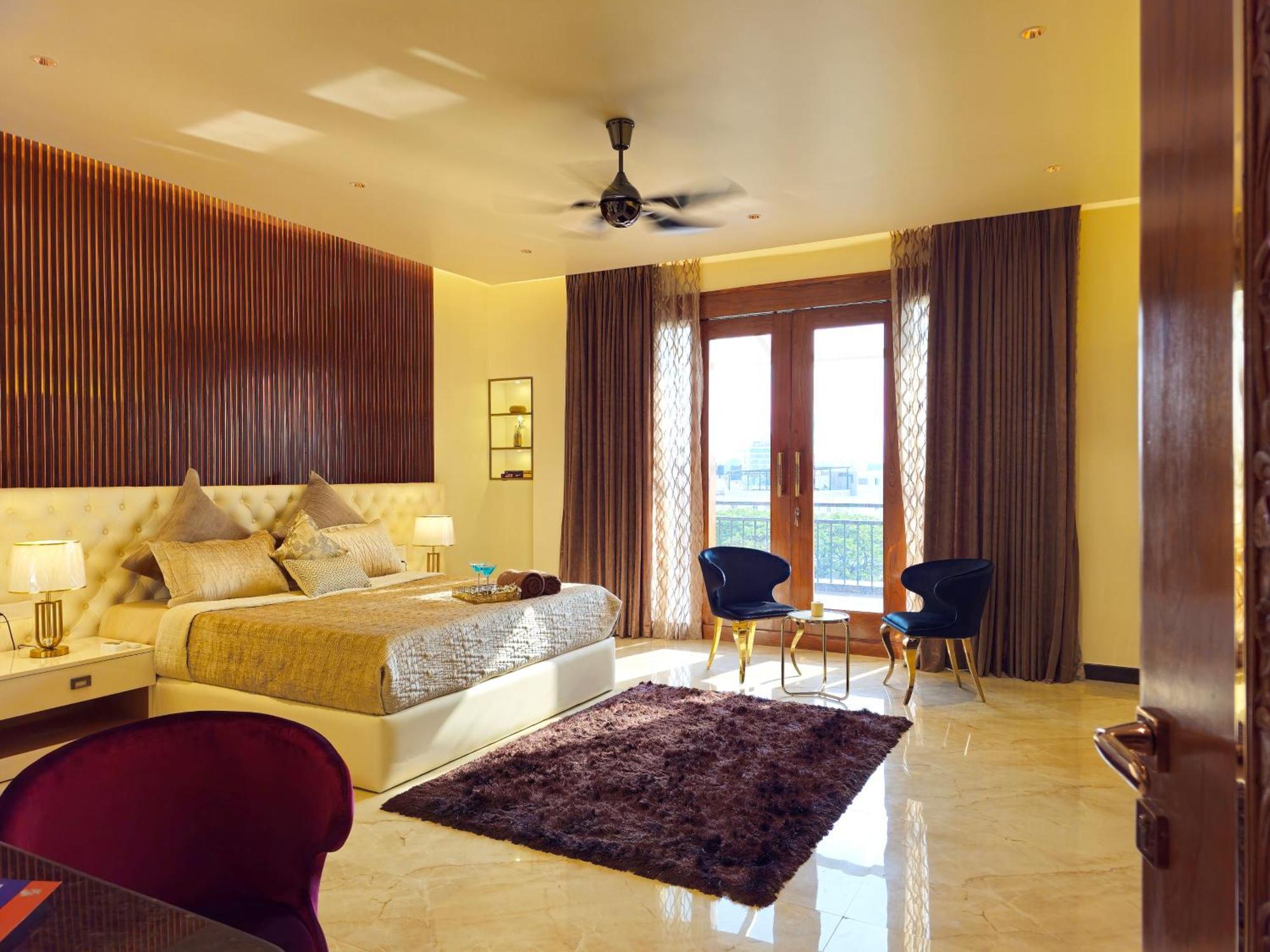 Апартаменты The Pentouz On 100 Feet Road Indiranagar - An Urban Luxury Retreat Бангалор Экстерьер фото