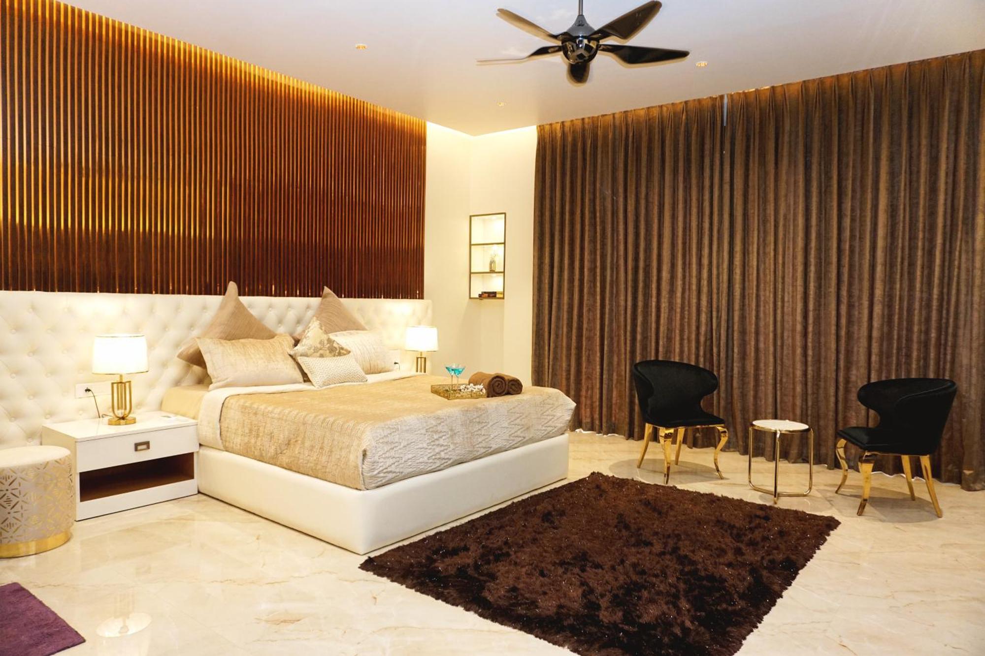 Апартаменты The Pentouz On 100 Feet Road Indiranagar - An Urban Luxury Retreat Бангалор Экстерьер фото